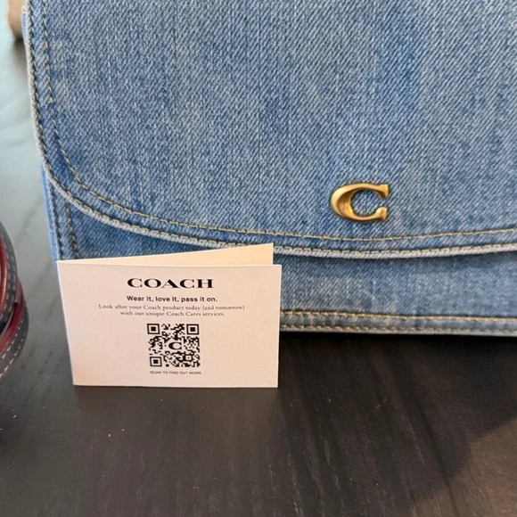 💜❤️💜Never  used Coach Light Blue Denim crossbody with Gold 'C' Accent - Picture 6 of 6